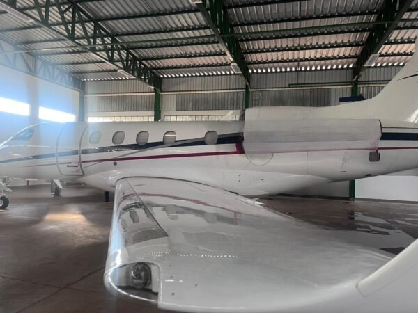 EMBRAER PHENOM 300 - 2013 - Image 8